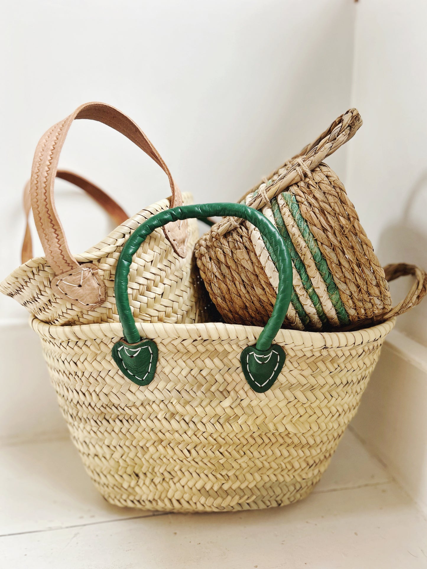 GREEN HANDLE FRENCH BASKET
