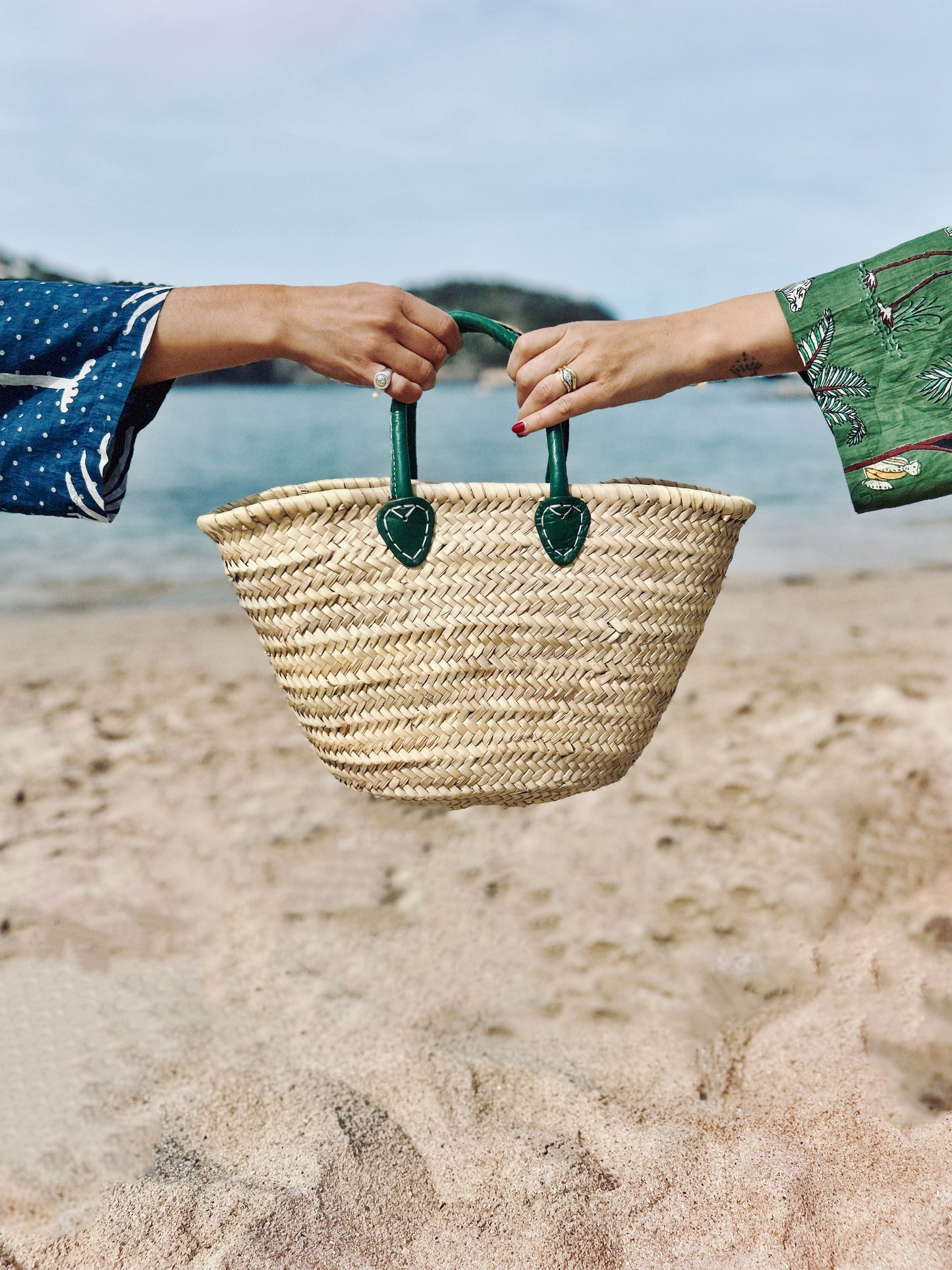 GREEN HANDLE FRENCH BASKET